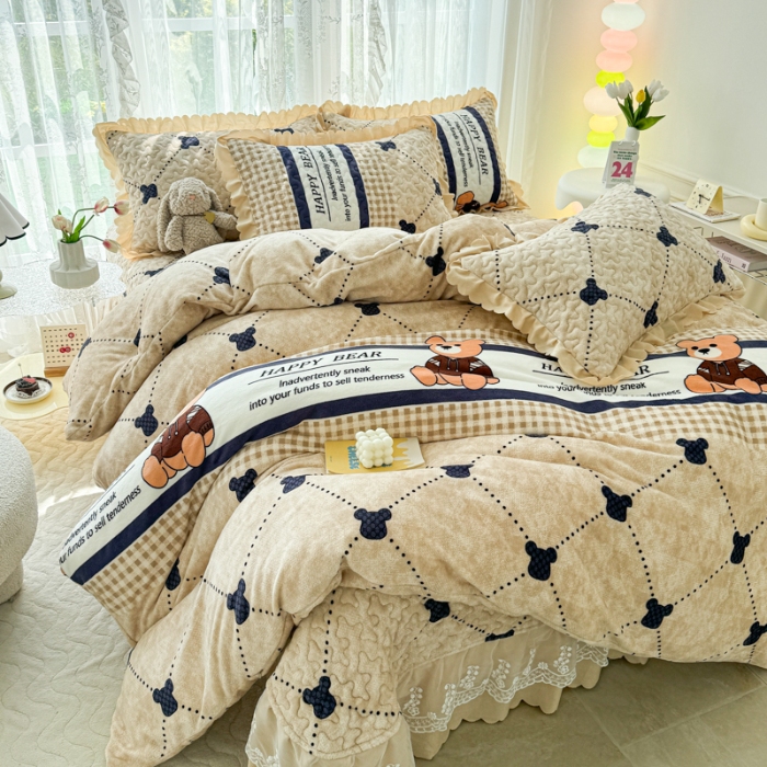 91家纺网 家纺一手货源 找家纺 2025新款牛奶绒床盖四件套床上绒四件套 小熊