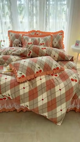 91家纺网 家纺一手货源 找家纺 2025新款牛奶绒床盖四件套床上绒四件套 橙色线条