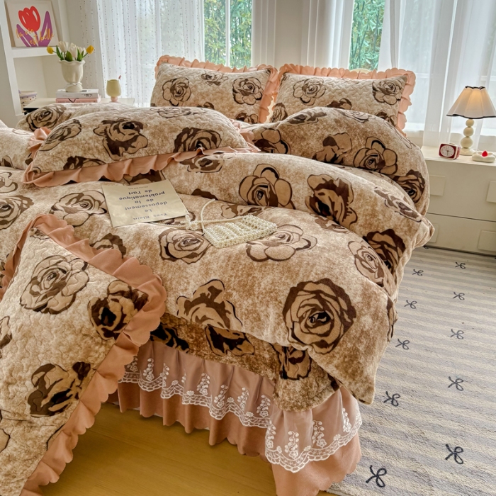 91家纺网 家纺一手货源 找家纺 2025新款牛奶绒床盖四件套床上绒四件套 花影棕