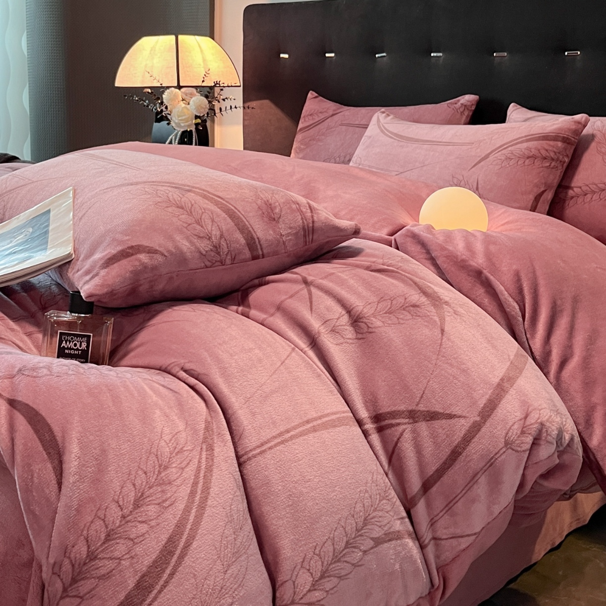 91家纺网 家纺一手货源 找家纺 （总）经年 2025新款 专版花型 牛奶绒四件套  - 风吹麦香