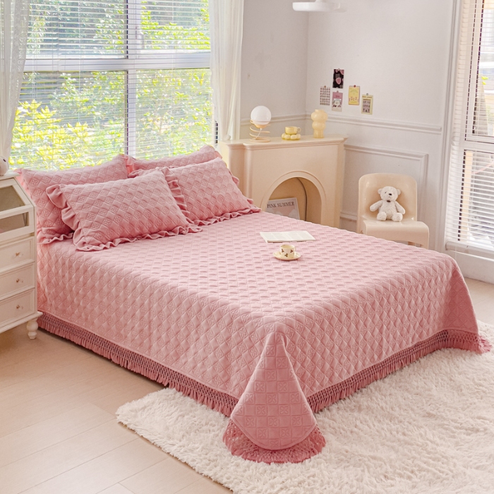 91家纺网 家纺一手货源 找家纺 （总）佰诗特 牛奶绒夹棉流苏单床盖 立体浮雕花绒单品被套三件套床盖四件套保暖套件