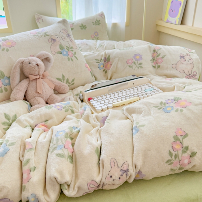 91家纺网 家纺一手货源 找家纺 （总）2025新款高克重小清新牛奶绒印花四件套 