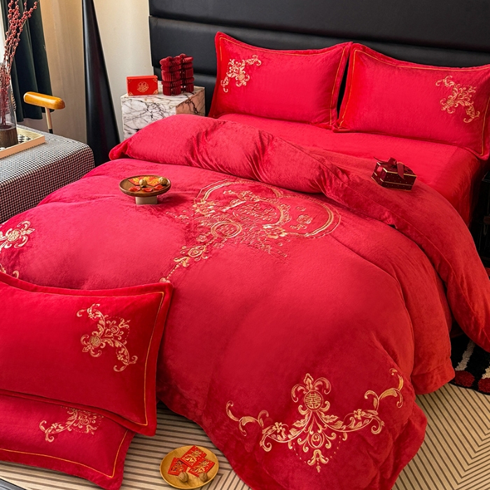 91家纺网 家纺一手货源 找家纺 2026秋冬新款高克重9斤全消光牛奶绒大红结婚婚庆四件套大红色龙凤刺绣婴儿绒绒四件套（含精美手提袋） 爱意浓 