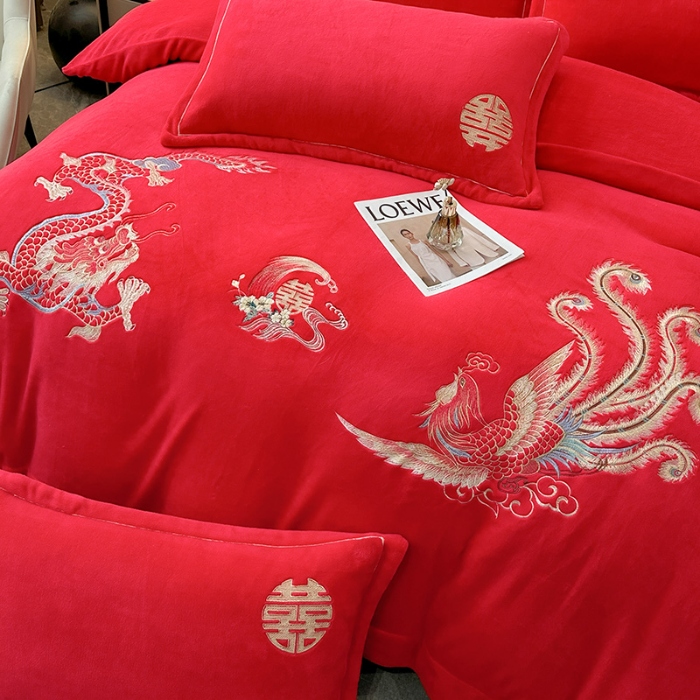 91家纺网 家纺一手货源 找家纺 2025秋冬新款高克重9斤全消光牛奶绒大红结婚婚庆四件套大红色龙凤刺绣婴儿绒绒四件套（含精美手提袋） 龙凤吉祥 