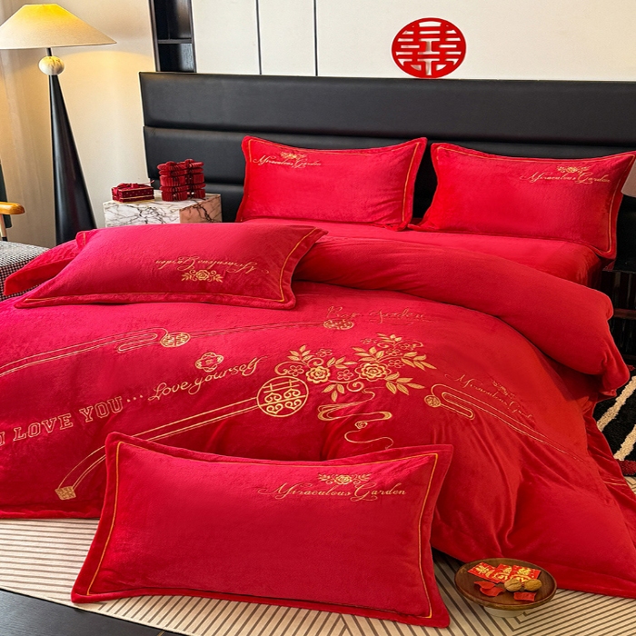 91家纺网 家纺一手货源 找家纺 2025秋冬新款高克重9斤全消光牛奶绒大红结婚婚庆四件套大红色龙凤刺绣婴儿绒绒四件套（含精美手提袋） 倾城