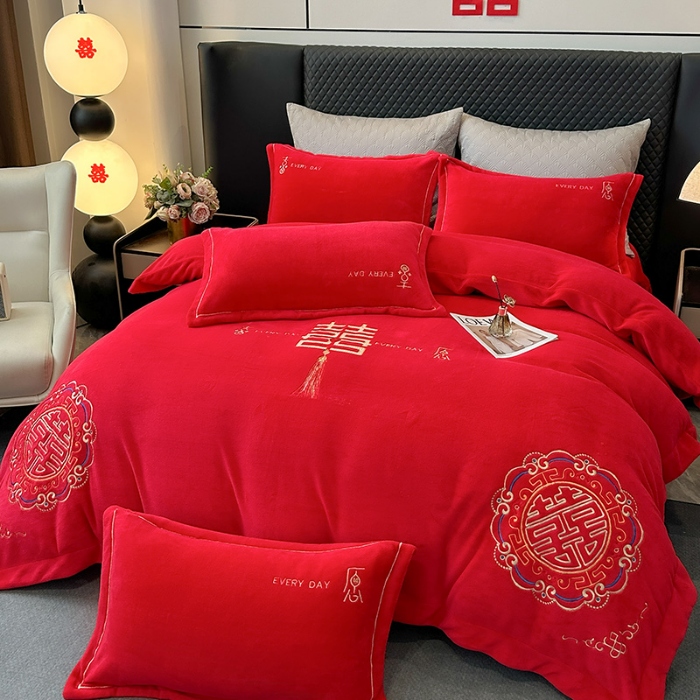 91家纺网 家纺一手货源 找家纺 2025秋冬新款高克重9斤全消光牛奶绒大红结婚婚庆四件套大红色龙凤刺绣婴儿绒绒四件套（含精美手提袋） 喜结连理