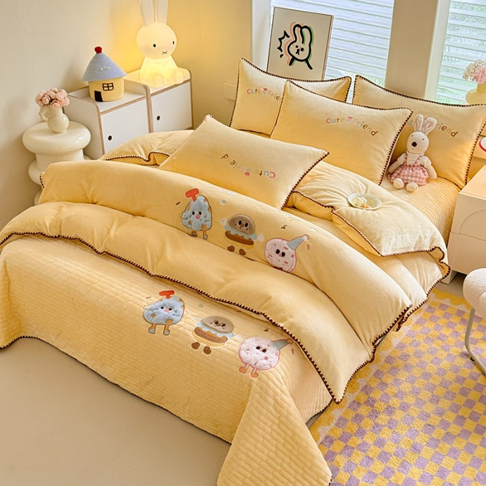 91家纺网 家纺一手货源 找家纺 苏米娜家纺2025新款230g全消光大版卡通牛奶绒兔毛贴布绣花四件套可爱卡通男孩女孩法莱绒被套三件套   好伙伴  