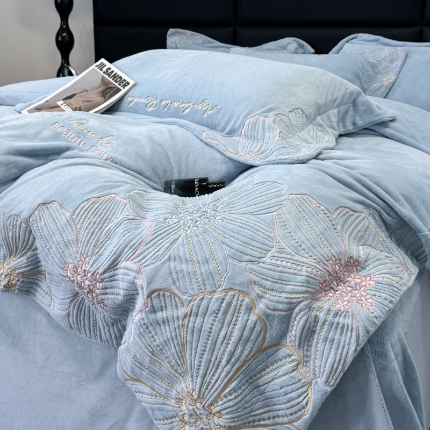 （总）2025新款全消光牛奶绒线条花刺绣+宽边四件套-绮丽