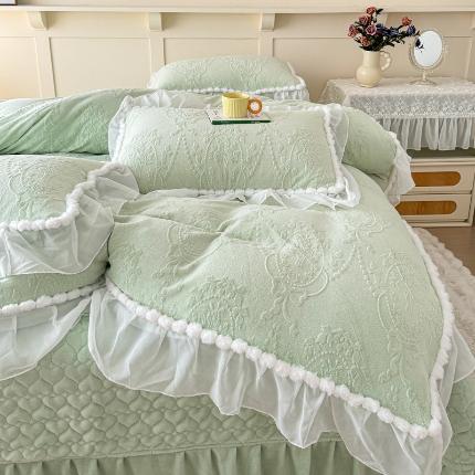 91家纺网 家纺一手货源 找家纺 （总）佰诗特 230克全消光牛奶绒法式夹棉床盖四件套 立体浮雕雕花绒兔毛绒毛球加棉加厚保暖三四件套