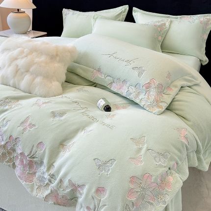 91家纺网 家纺一手货源 找家纺 （总）高档手提包9斤重超厚绵密慕斯有肌氧绒刺绣四件套秋冬加厚保暖牛奶绒宝宝绒床上用品