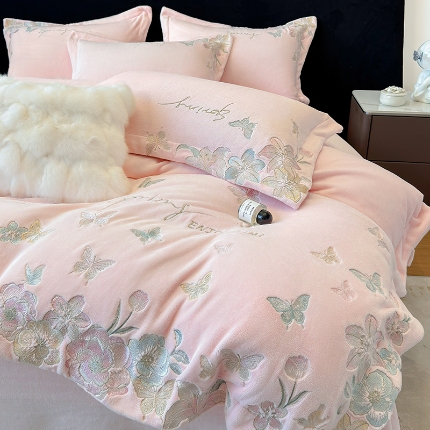 91家纺网 家纺一手货源 找家纺 （总）高档手提包9斤重超厚绵密慕斯有肌氧绒刺绣四件套秋冬加厚保暖牛奶绒宝宝绒床上用品