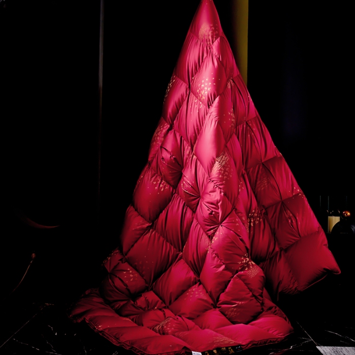 91家纺网 家纺一手货源 找家纺 （总）抗日家纺 专版新品羽绒被壳 高密银丝苏绣提花工艺款羽绒被 千禧之约