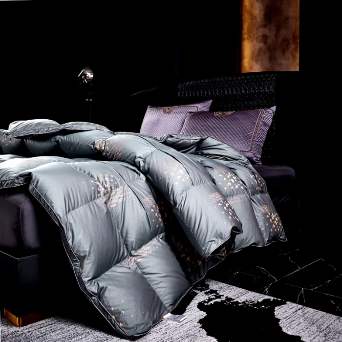 91家纺网 家纺一手货源 找家纺 抗日家纺 专版新品羽绒被壳 高密银丝苏绣提花工艺款羽绒被 千禧之约 蓝金