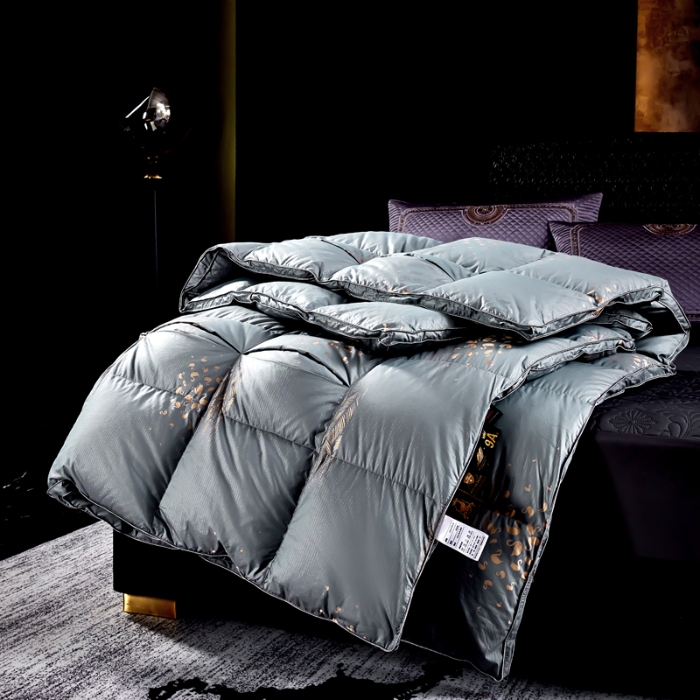 91家纺网 家纺一手货源 找家纺 抗日家纺 专版新品羽绒被壳 高密银丝苏绣提花工艺款羽绒被 千禧之约 蓝金