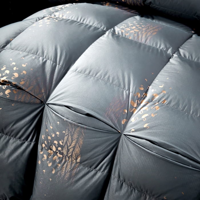 91家纺网 家纺一手货源 找家纺 抗日家纺 专版新品羽绒被壳 高密银丝苏绣提花工艺款羽绒被 千禧之约 蓝金