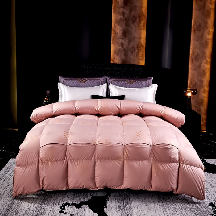 91家纺网 家纺一手货源 找家纺 抗日家纺 专版新品羽绒被壳 高密银丝苏绣提花工艺款羽绒被 千禧之约 藕粉
