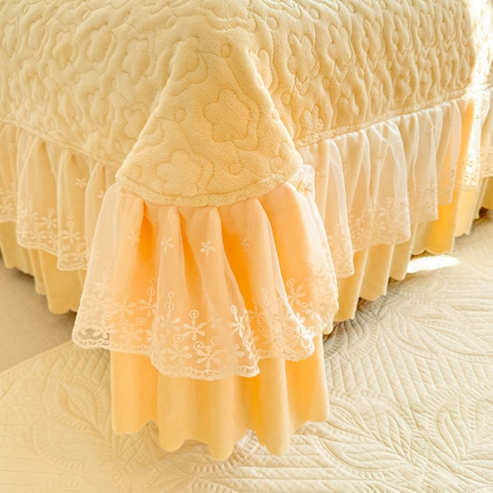 91家纺网 家纺一手货源 找家纺 苏米娜2025秋冬新款230g11斤重立体花朵全消光牛奶绒床盖四件套加厚婴儿绒法莱绒床裙款床盖款四件套   梦幻花园—嫩黄