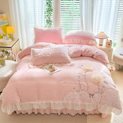 苏米娜2025秋冬新款230g11斤重立体花朵全消光牛奶绒床盖四件套加厚婴儿绒法莱绒床裙款床盖款四件套  梦幻花园—婴儿蓝