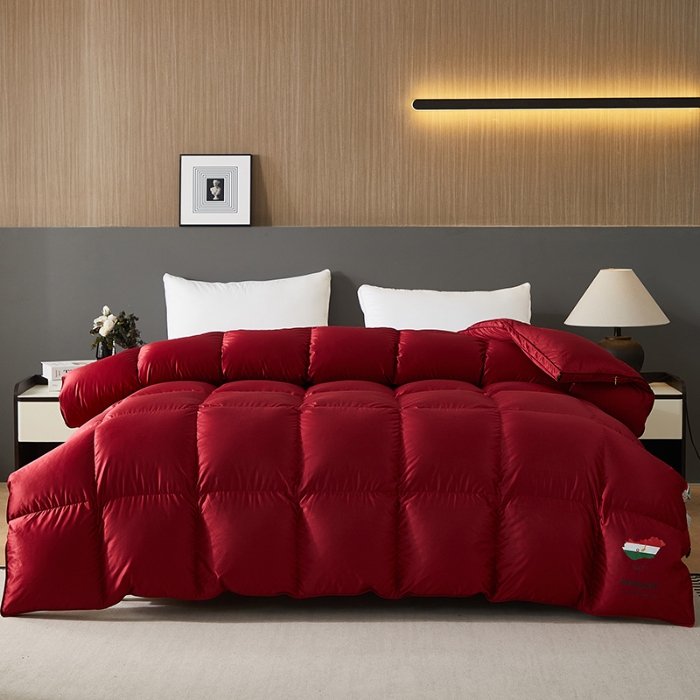 91家纺网 家纺一手货源 找家纺 抗日家纺 新款奢华纯色真丝缎单层防绒羽绒被壳 一件起批 酒红