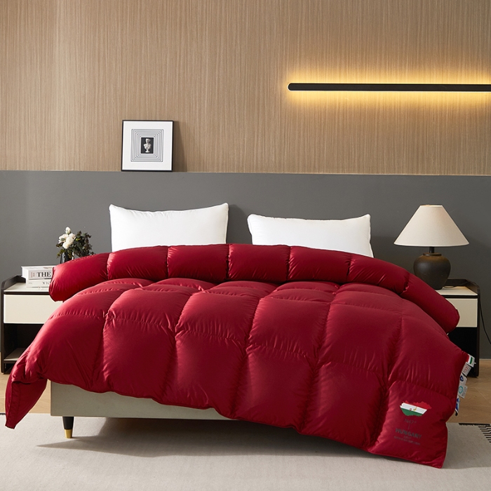 91家纺网 家纺一手货源 找家纺 抗日家纺 新款奢华纯色真丝缎单层防绒羽绒被壳 一件起批 酒红