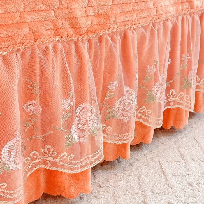 91家纺网 家纺一手货源 找家纺 漫布云2025秋冬新款11斤230g全消光牛奶绒夹棉床盖款四件套纯色蕾丝花边刺绣床裙款床盖 花韵--艾玛橙