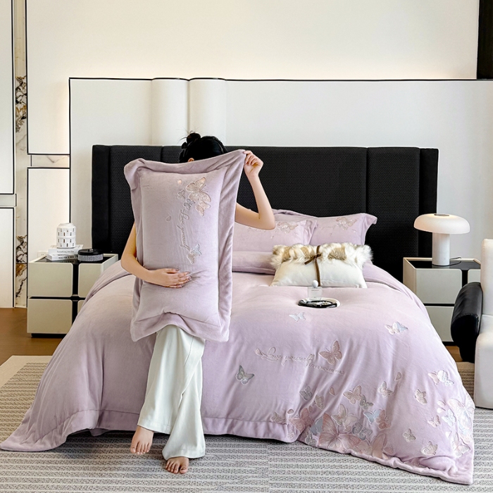 91家纺网 家纺一手货源 找家纺 （总）星蕴家纺 2025新款230克全消光牛奶绒四件套-佰丽