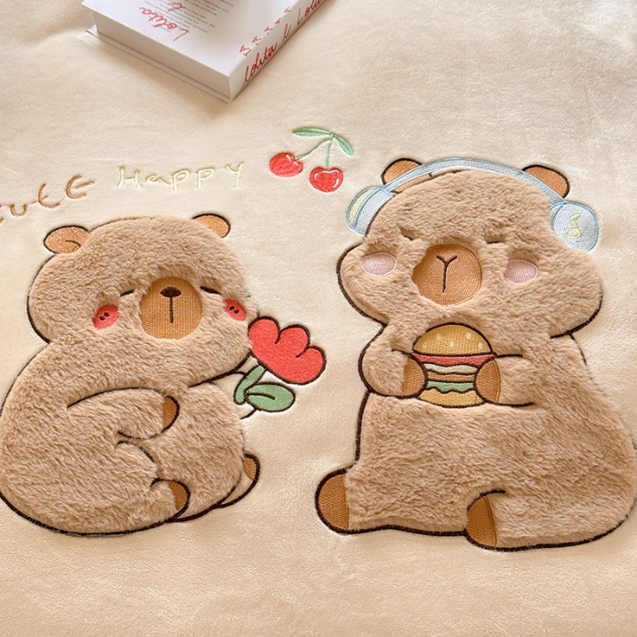 91家纺网 家纺一手货源 找家纺 苏米娜家纺2025新款230g全消光大版卡通牛奶绒兔毛贴布绣花四件套可爱卡通男孩女孩法莱绒被套三件套   可爱布布  