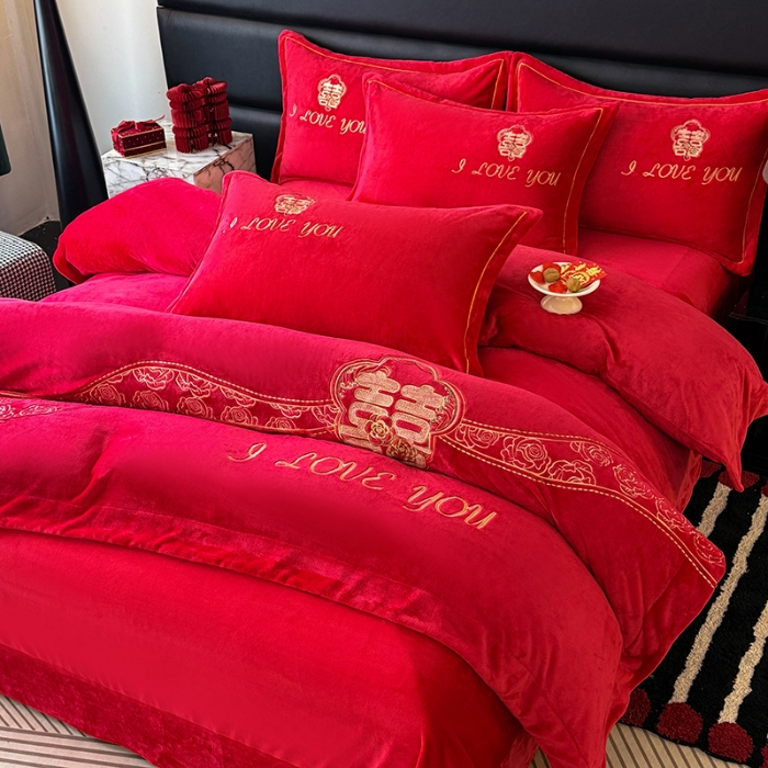 91家纺网 家纺一手货源 找家纺 2025秋冬新款高克重9斤全消光牛奶绒大红结婚婚庆四件套大红色龙凤刺绣婴儿绒绒四件套（含精美手提袋） 永恒