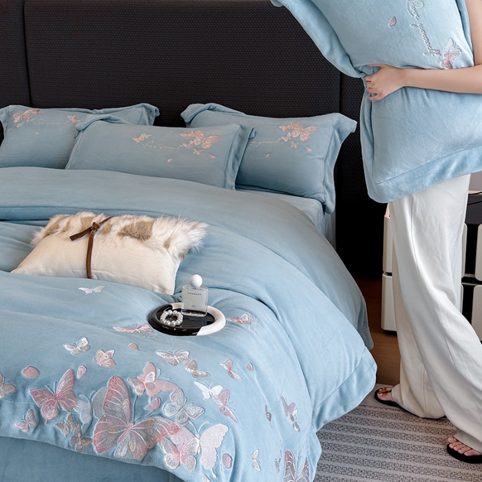 91家纺网 家纺一手货源 找家纺 （总）星蕴家纺 2025新款230克全消光牛奶绒四件套-佰丽