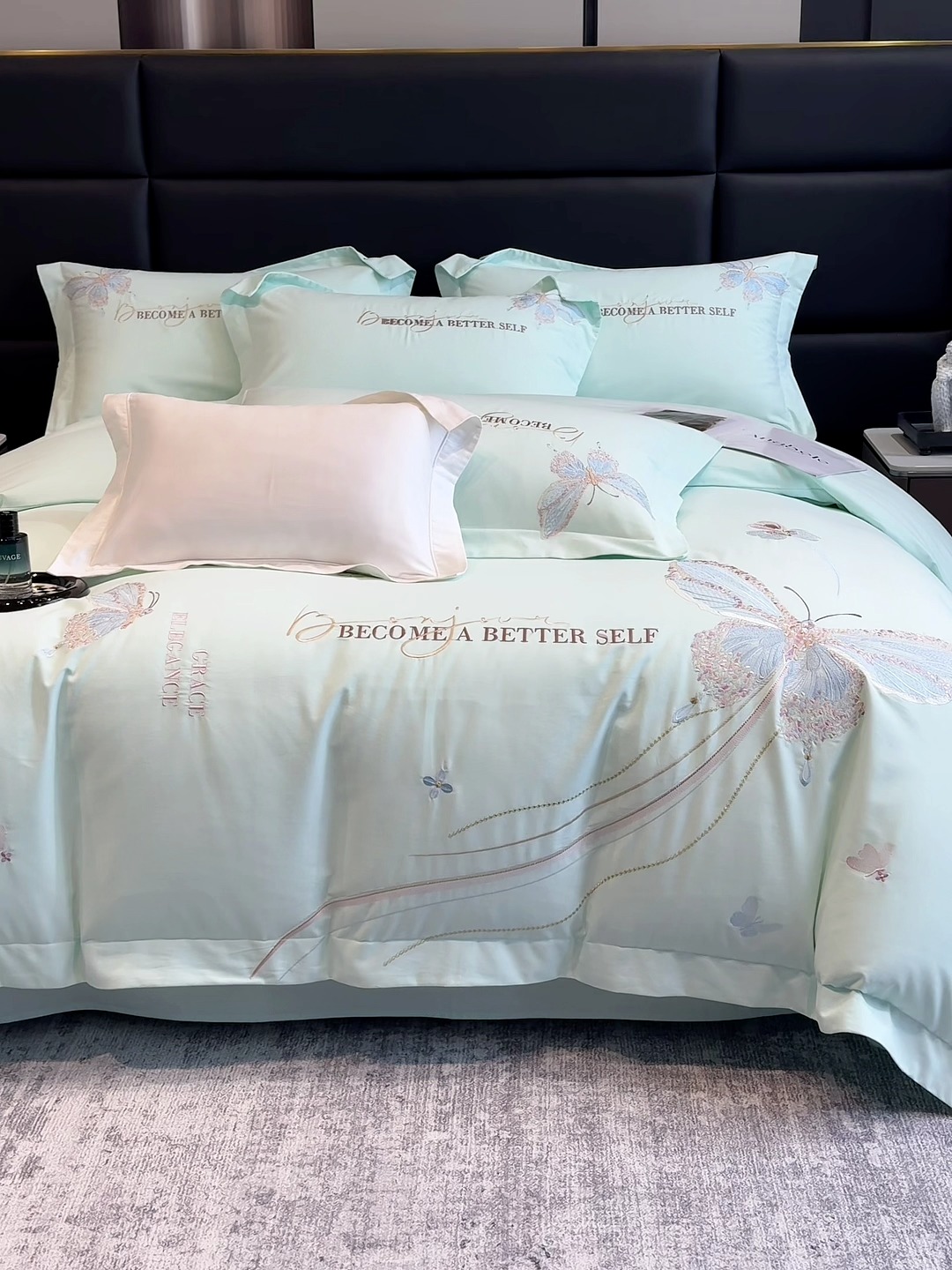 91家纺网 家纺一手货源 找家纺 高档礼盒装超细旦超柔长绒棉磨毛刺绣四件套秋冬加厚100%纯棉全棉床品 绮蝶-淡湖绿-A类超细旦长绒棉磨毛