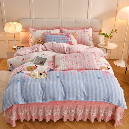 91家纺网 家纺一手货源 找家纺 （总）三友家纺 爆款AB款小清新奶油风牛奶绒印花蕾丝花边床盖床裙四件套 