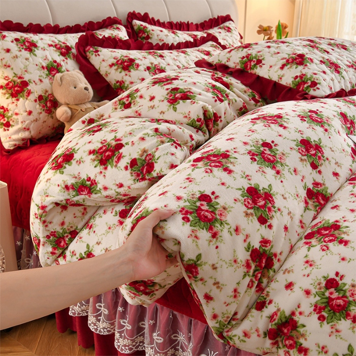 91家纺网 家纺一手货源 找家纺 （总）三友家纺 爆款AB款小清新奶油风牛奶绒印花蕾丝花边床盖床裙四件套 