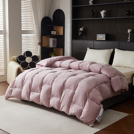 91家纺网 家纺一手货源 找家纺 （总）抗日家纺 专版新品金砖系列120支超柔软糯面料被壳 金砖一号羽绒被 