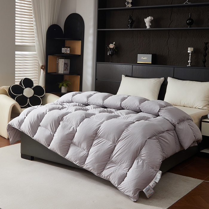 91家纺网 家纺一手货源 找家纺 抗日家纺 专版新品金砖系列120支超柔软糯面料 金砖一号羽绒被  灰色