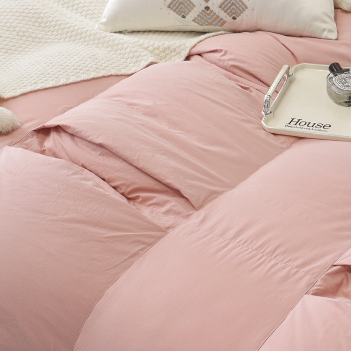 91家纺网 家纺一手货源 找家纺 抗日家纺 专版新品金砖系列120支超柔软糯面料 金砖二号羽绒被  豆沙色