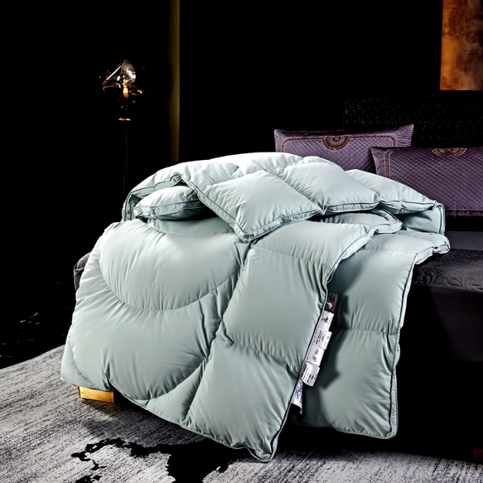 91家纺网 家纺一手货源 找家纺 抗日家纺 专版新品金砖系列120支超柔软糯面料被壳 金砖三号羽绒被 莫绿