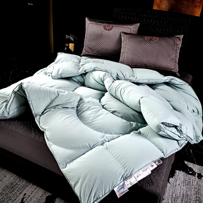 91家纺网 家纺一手货源 找家纺 抗日家纺 专版新品金砖系列120支超柔软糯面料被壳 金砖三号羽绒被 莫绿