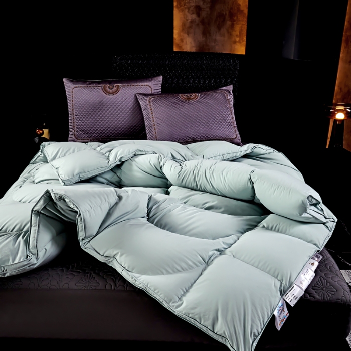 91家纺网 家纺一手货源 找家纺 抗日家纺 专版新品金砖系列120支超柔软糯面料被壳 金砖三号羽绒被 莫绿