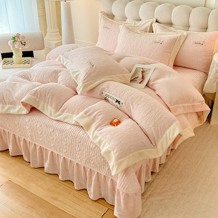 91家纺网 家纺一手货源 找家纺 苏米娜2025年新款全消光加厚牛奶绒轻奢简约床盖款四件套-雅致系列 雅致-粉黛 