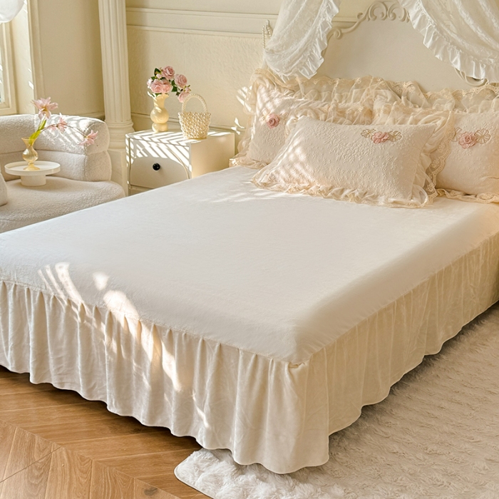 91家纺网 家纺一手货源 找家纺 （总）2025苏米娜360g全消光牛奶绒工艺款蕾丝盘花立体雕花绒牛奶绒四件套刺绣绣花套件