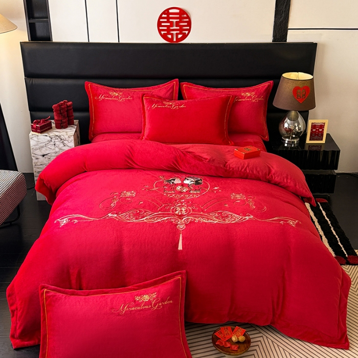 91家纺网 家纺一手货源 找家纺 （总）2025秋冬新款高克重9斤全消光牛奶绒大红结婚婚庆四件套大红色龙凤刺绣婴儿绒绒四件套（含精美手提袋）