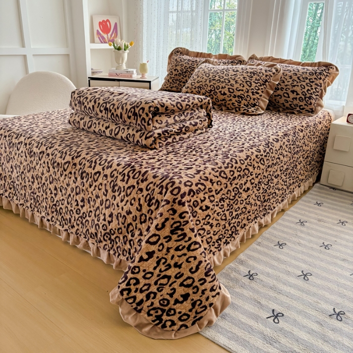 91家纺网 家纺一手货源 找家纺 （总）2025新款牛奶绒小花边床盖四件套加厚床盖三件套