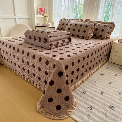 （总）2025新款牛奶绒小花边床盖四件套加厚床盖三件套