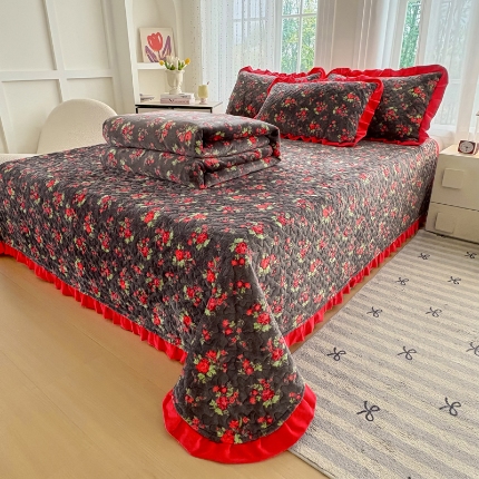 91家纺网 家纺一手货源 找家纺 （总）2025新款牛奶绒小花边床盖四件套加厚床盖三件套