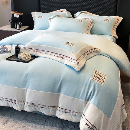 91家纺网 家纺一手货源 找家纺 （总）高档手提包9斤重超厚绵密慕斯有肌氧绒刺绣四件套秋冬加厚保暖牛奶绒宝宝绒床上用品