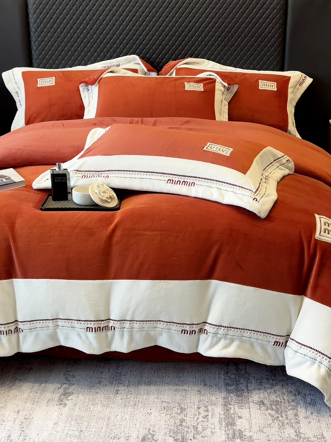 91家纺网 家纺一手货源 找家纺 （总）高档手提包9斤重超厚绵密慕斯有肌氧绒刺绣四件套秋冬加厚保暖牛奶绒宝宝绒床上用品