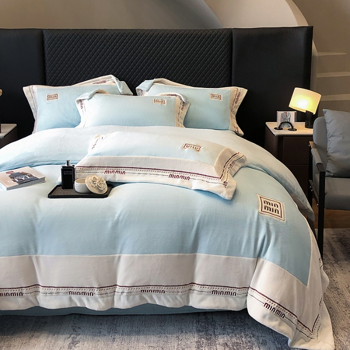 91家纺网 家纺一手货源 找家纺 高档手提包9斤重超厚绵密慕斯有肌氧绒刺绣四件套秋冬加厚保暖牛奶绒宝宝绒床上用品 祖玛蓝-绒缪miu-超柔绵密慕斯有肌氧绒