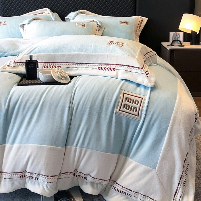 91家纺网 家纺一手货源 找家纺 高档手提包9斤重超厚绵密慕斯有肌氧绒刺绣四件套秋冬加厚保暖牛奶绒宝宝绒床上用品 祖玛蓝-绒缪miu-超柔绵密慕斯有肌氧绒