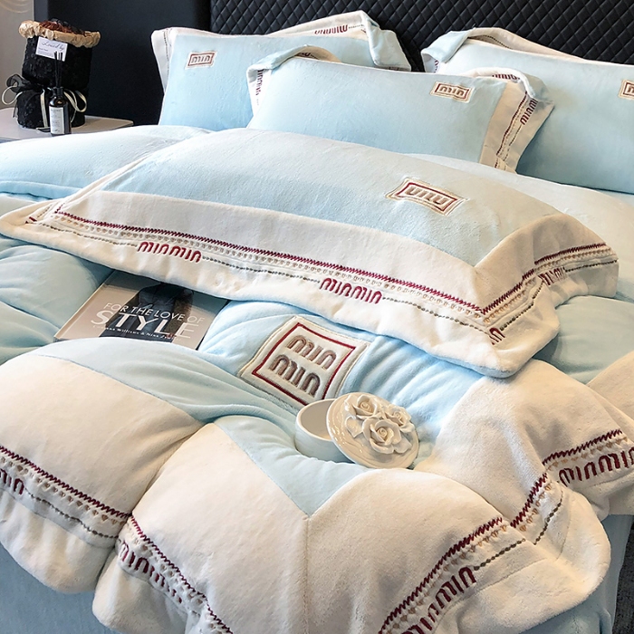 91家纺网 家纺一手货源 找家纺 高档手提包9斤重超厚绵密慕斯有肌氧绒刺绣四件套秋冬加厚保暖牛奶绒宝宝绒床上用品 祖玛蓝-绒缪miu-超柔绵密慕斯有肌氧绒