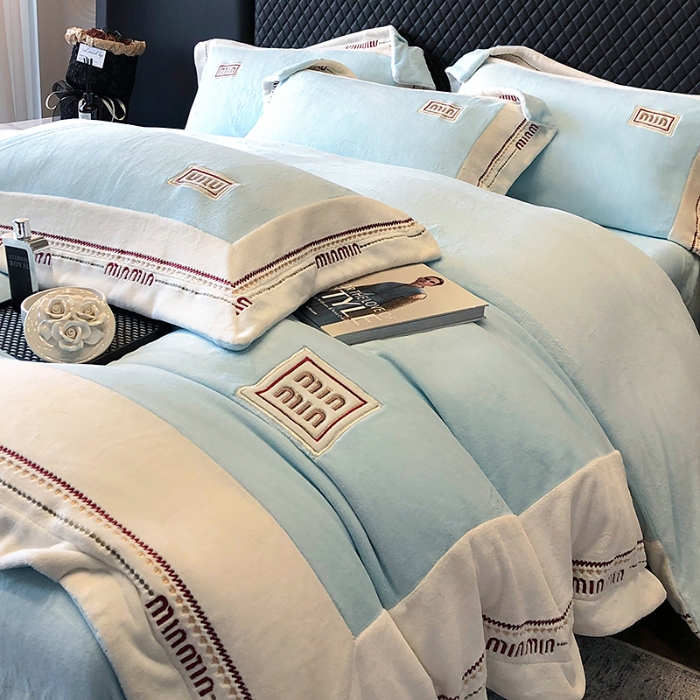 91家纺网 家纺一手货源 找家纺 高档手提包9斤重超厚绵密慕斯有肌氧绒刺绣四件套秋冬加厚保暖牛奶绒宝宝绒床上用品 祖玛蓝-绒缪miu-超柔绵密慕斯有肌氧绒